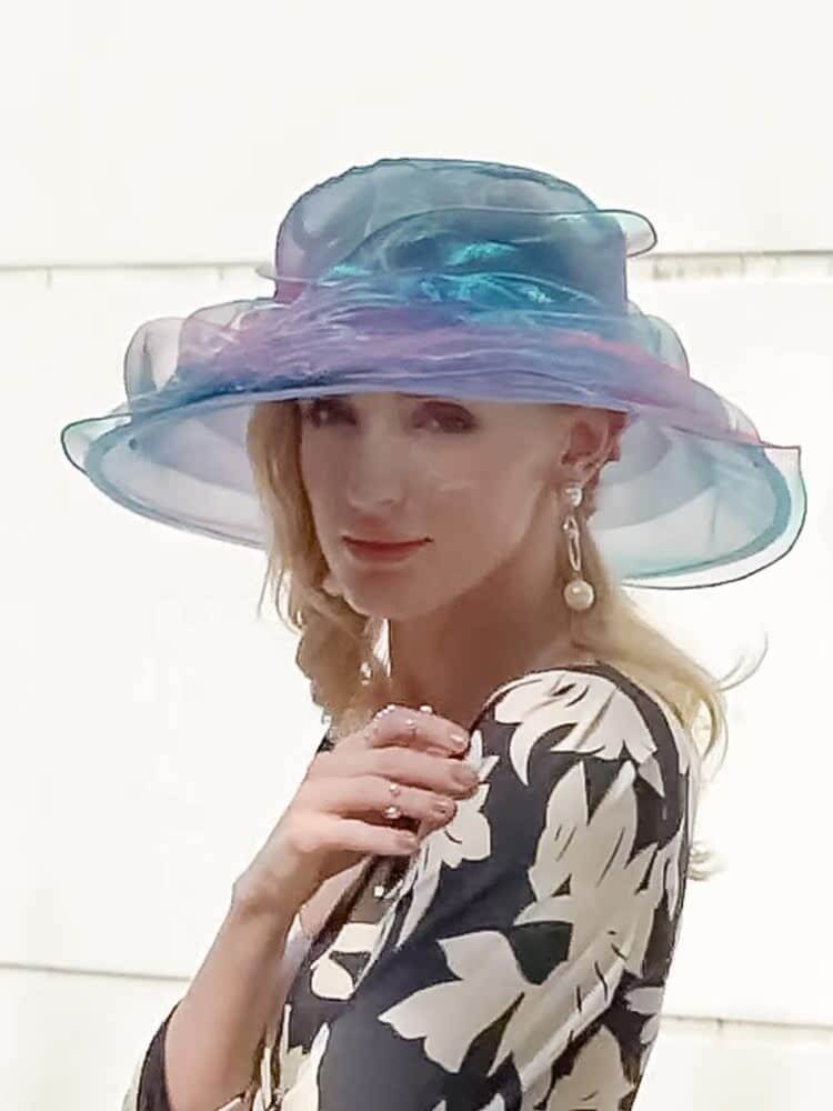 Model Side View Wearing Gradient Blue Wide Brim Summer Hat