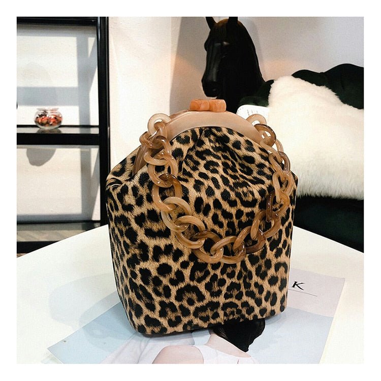 New Fashion Bucket Box Messenger With Acrylic Chains bags WAAMII