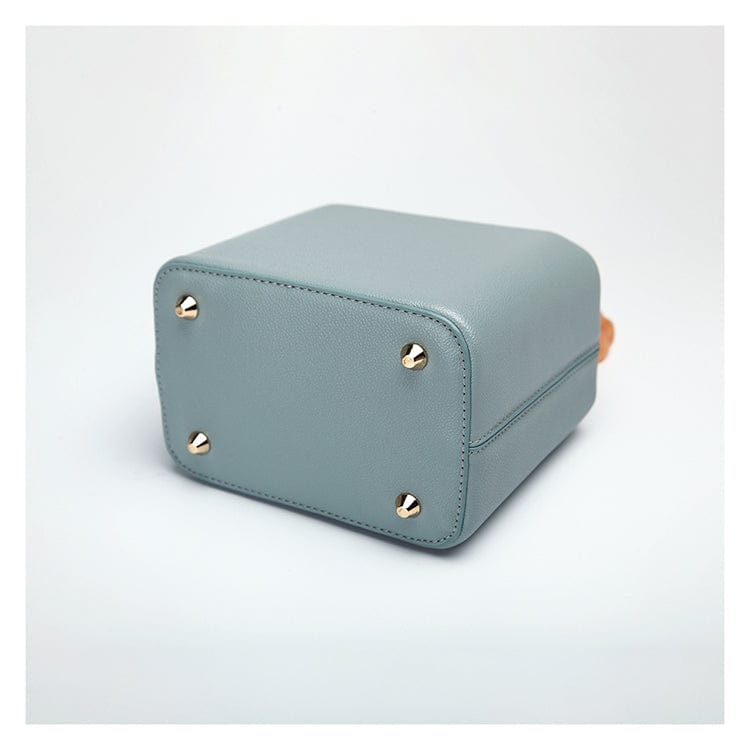 New Fashion Bucket Box Messenger With Acrylic Chains - - Luxury bags by WAAMII