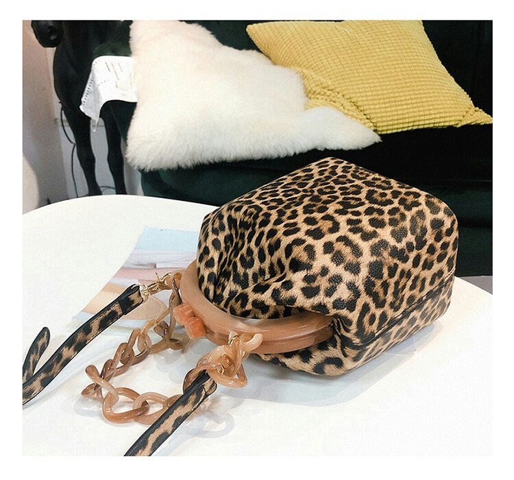 New Fashion Bucket Box Messenger With Acrylic Chains - - Luxury bags by WAAMII
