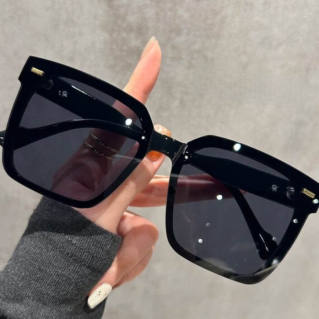 WAAMII Luxe Oversized Square Sunglasses 18750 18788