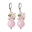 Boucles d'oreilles mixtes en perles d'eau douce et pierres naturelles à motif floral romantique rose